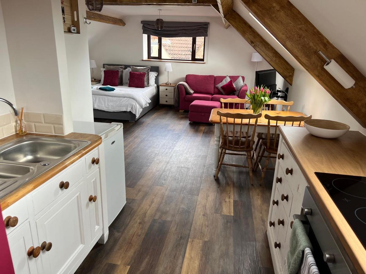 Studio Apartment Wells Bagian luar foto